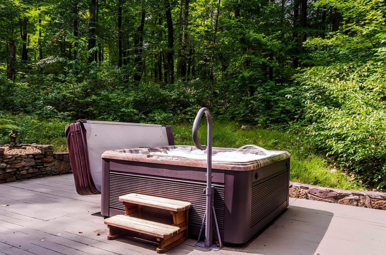 Secluded Oasis W Hot Tub, Screened-In Porch, Wifi! Berkeley Springs Εξωτερικό φωτογραφία