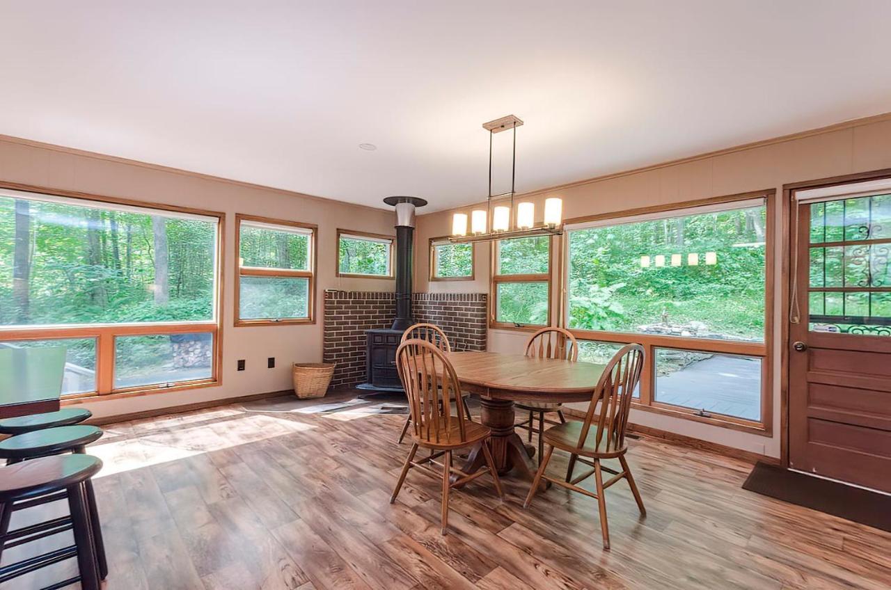 Secluded Oasis W Hot Tub, Screened-In Porch, Wifi! Berkeley Springs Εξωτερικό φωτογραφία