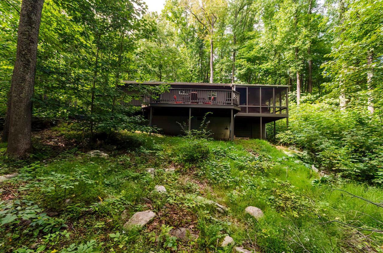 Secluded Oasis W Hot Tub, Screened-In Porch, Wifi! Berkeley Springs Εξωτερικό φωτογραφία